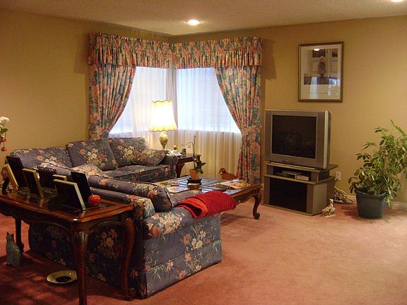 Living Room w/Recessed Lighting