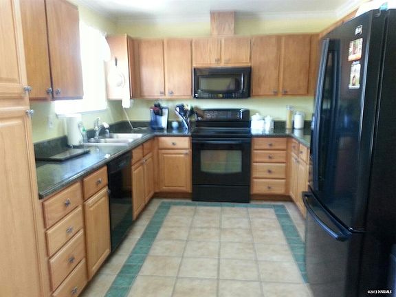 4th image of 660 Leonard Ct
