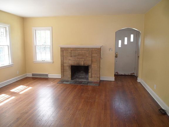 3rd image of 613 Lawndale Ave