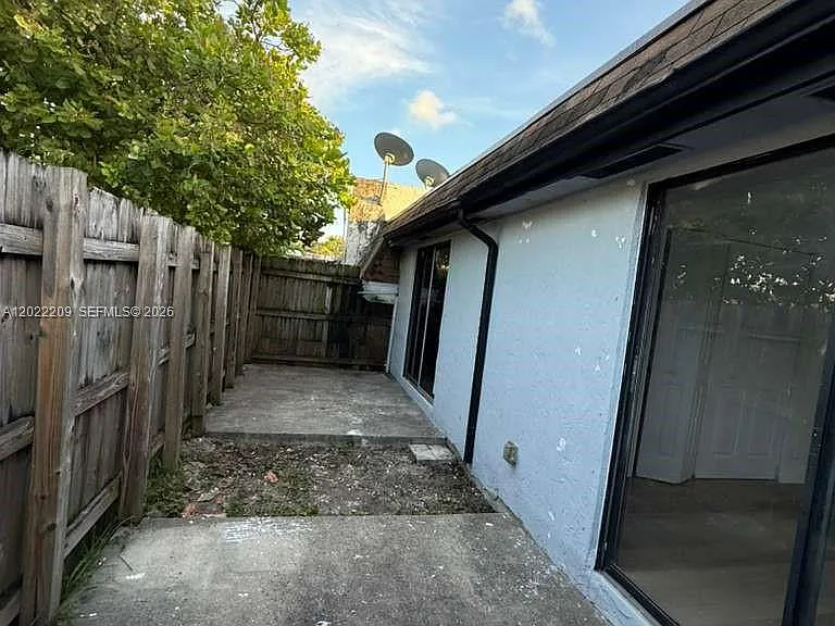 1309 NW 8th Ave — Photo 10