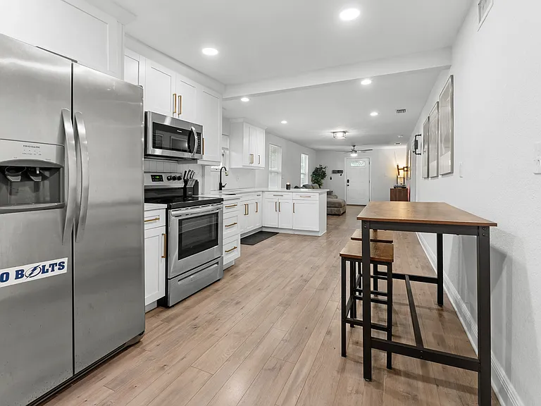 210 E Cluster Ave — Photo 10