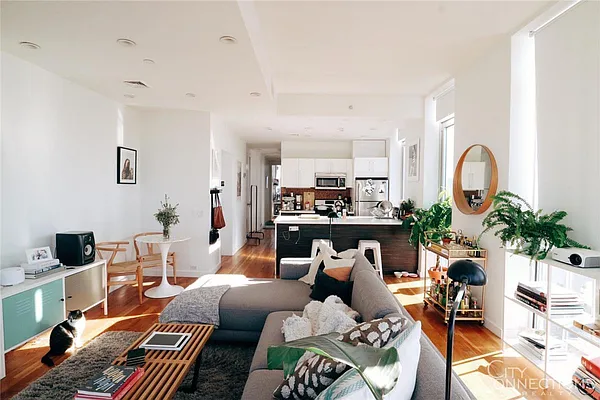 Rented by City Connections Realty | media 27