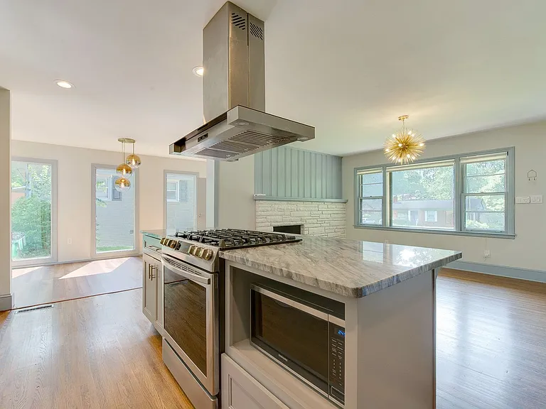3921 Sheffield Dr — Photo 18