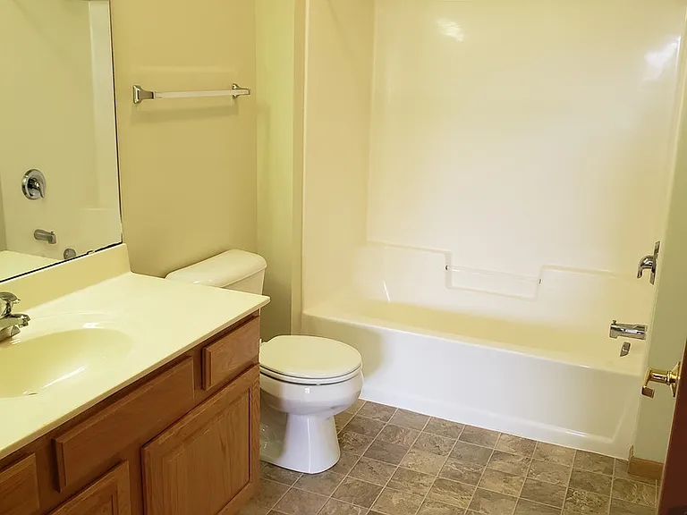 Prairie Crest Apartments — Photo 25