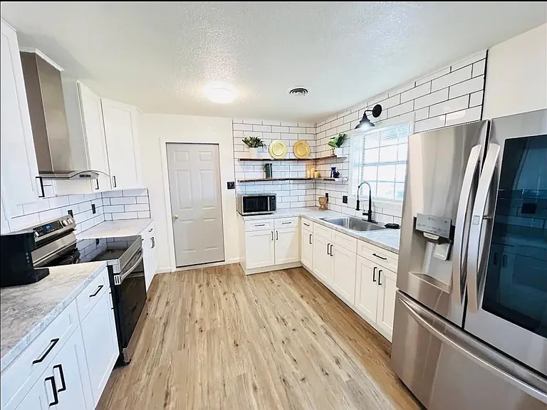 109 W Alicia St — Photo 7