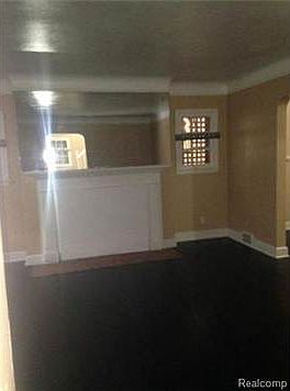5th image of 16609 Birwood St