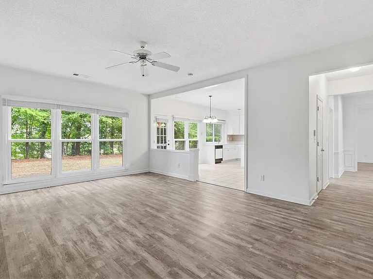 6430 Barwick Ln — Photo 18