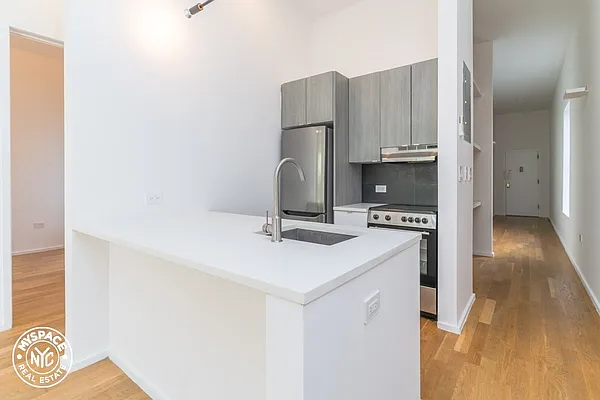 Rented by MySpaceNYC | media 19