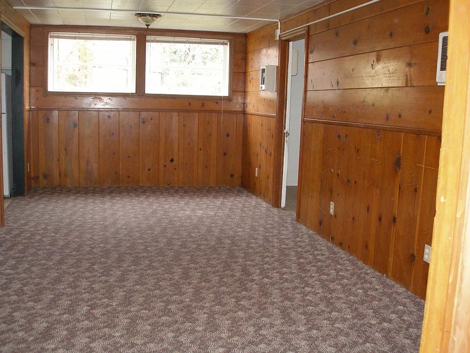 2nd image of 1332 Lawrence St