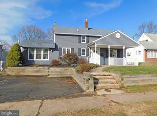 33 Inwood Rd, Levittown, PA 19057