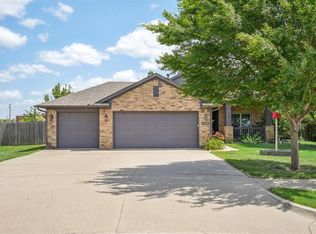 304 Partridge Run Rd, Yukon, OK 73099