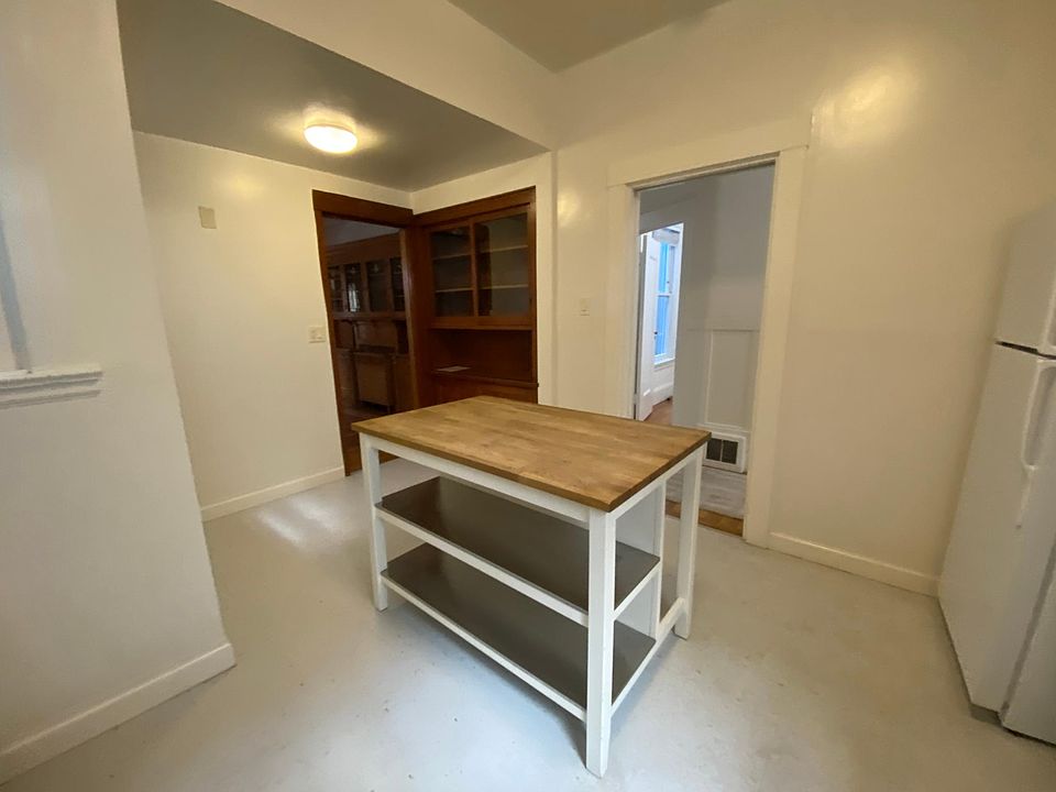 1st image of 1920 Fell St Floor 2