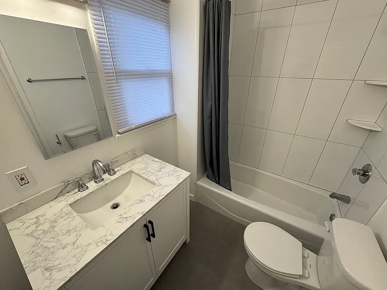 1736 S Robertson Blvd #5 — Photo 8
