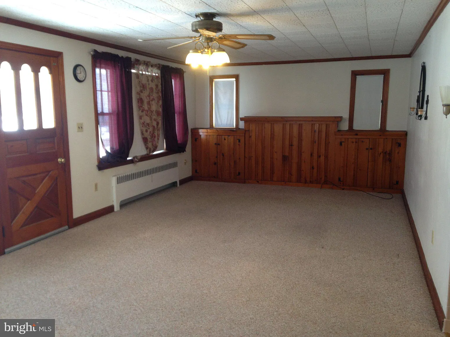 3 bed, 1.5 bath, 2028 sqft, $1,995 — Photo 4