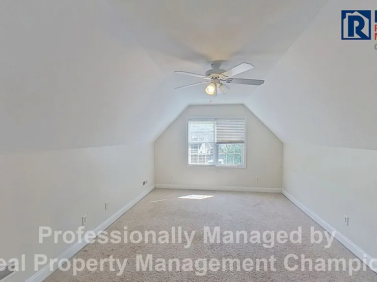 1734 Heatherstone Ln — Photo 24