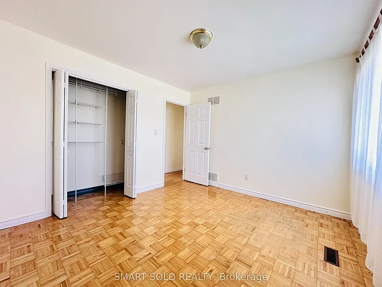 22 Hemingway Cres — Photo 13