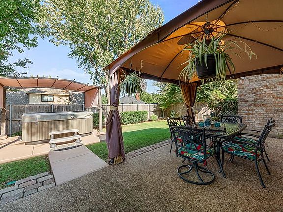 4th image of 2110 Green Hill Dr