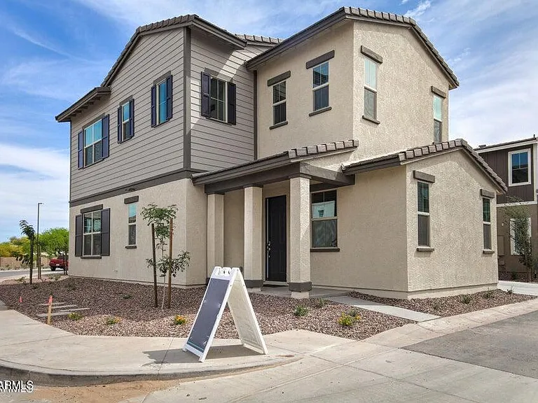 2831 S Central Dr — Photo 1