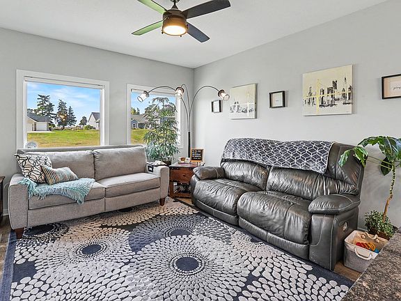 5th image of 400 Big Bluestem Dr
