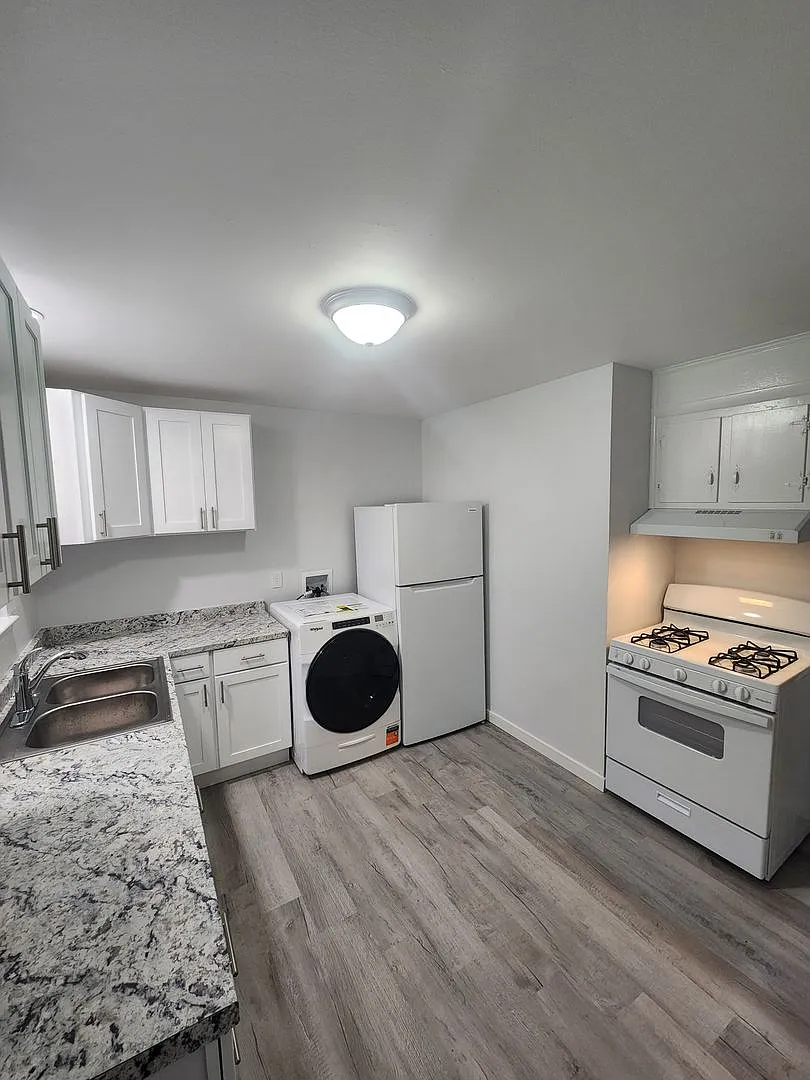 Chapel Hill/2BR Brookside Condo — Photo 2
