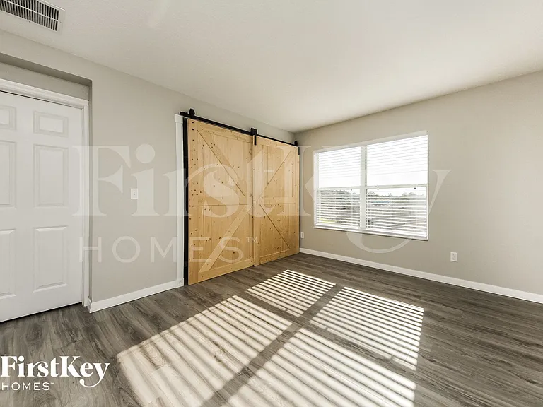 796 Lakeview Pointe Dr — Photo 7