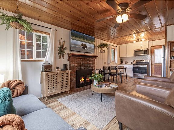 3rd image of 42855 Willow Ave