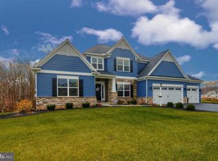 102 Pleasant View Dr, Douglassville, PA 19518