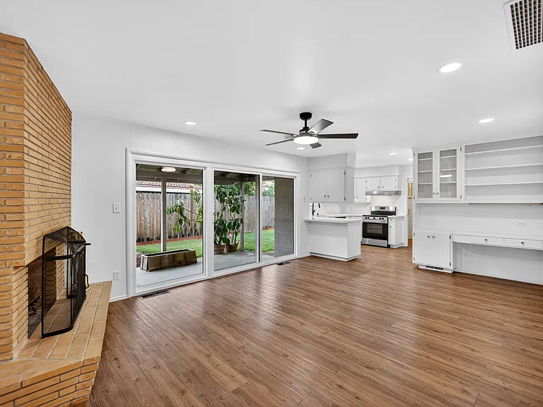 5940 Gloria Dr #0 — Photo 7
