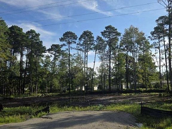 4th image of 63 Pinewood Dr.