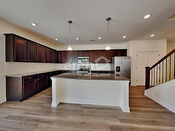 5th image of 5702 Lakemont Dr
