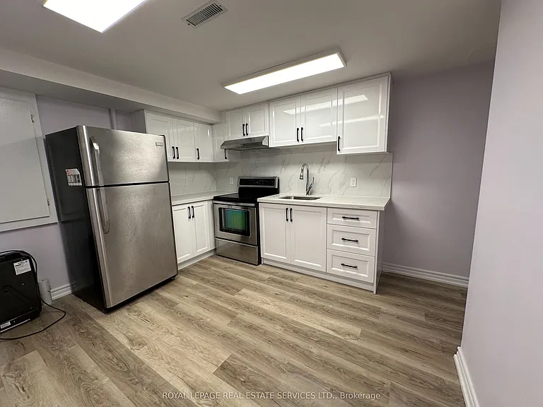 1301 Holton Heights Dr #LWR LVL — Photo 6