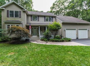 188 Olney Arnold Rd, Cranston, RI 02921