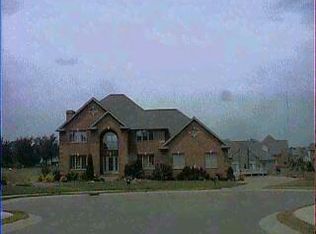 2177 Ledgewood Dr, Newburgh, IN