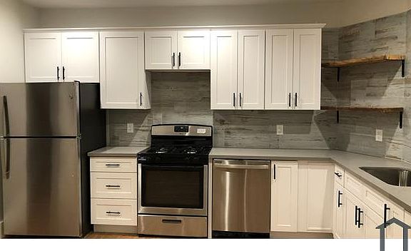 5th image of 961 W 42nd St #961