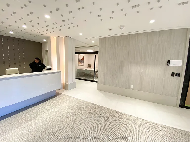 2020 Bathurst St #720 — Photo 15