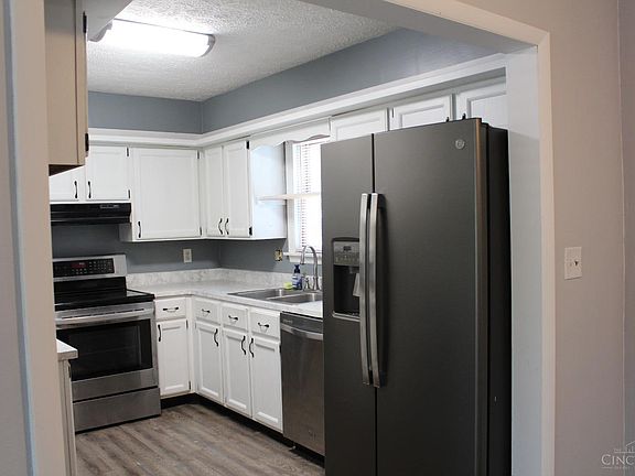 2nd image of 625 Stafford Dr