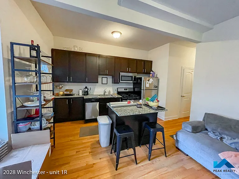 2028 N. Winchester Ave. — Photo 4
