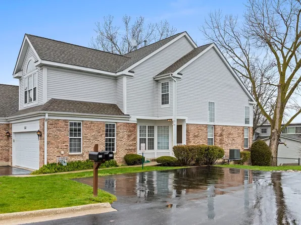 540 Citadel Cir, Westmont, IL 60559