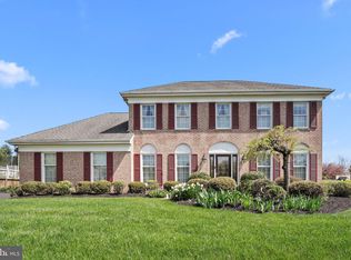 11 Meer Dr, Langhorne, PA 19053