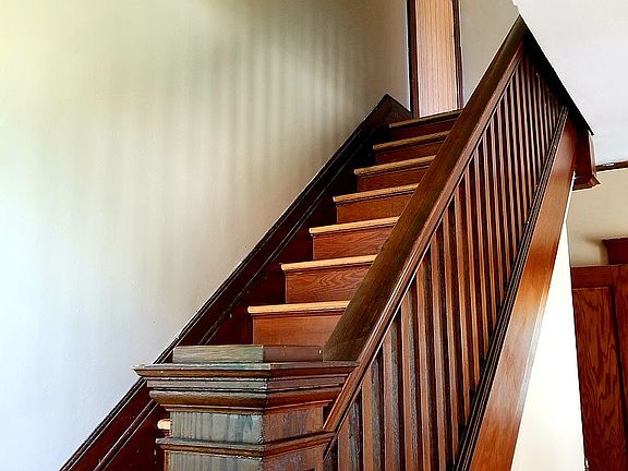 4th image of 327 W Houstonia Ave