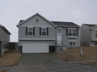 15310 Mormon St, Bennington, NE 68007
