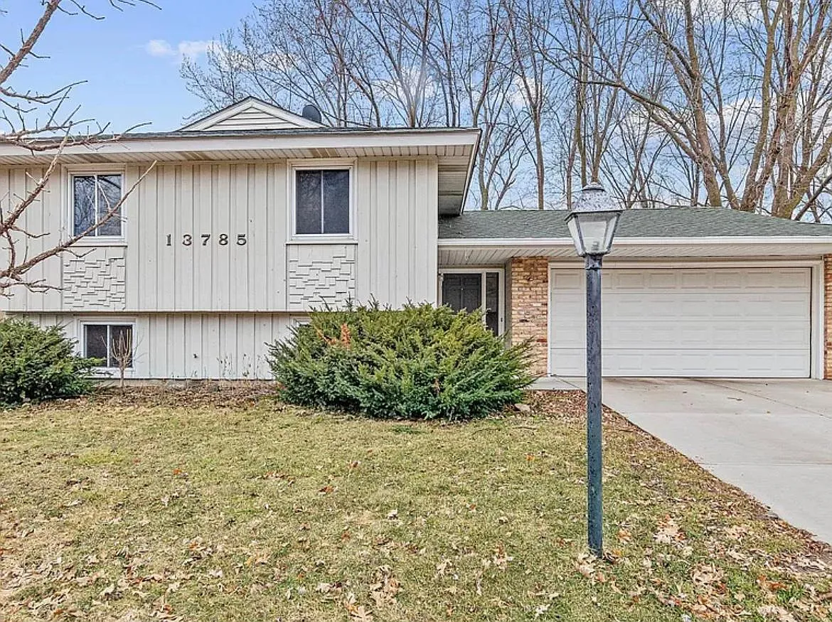13785 Fairlawn Ave — Photo 4