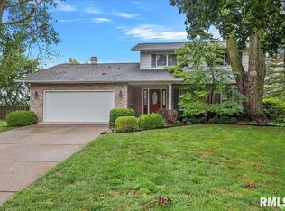 7 Cherry Dr, Rochester, IL 62563