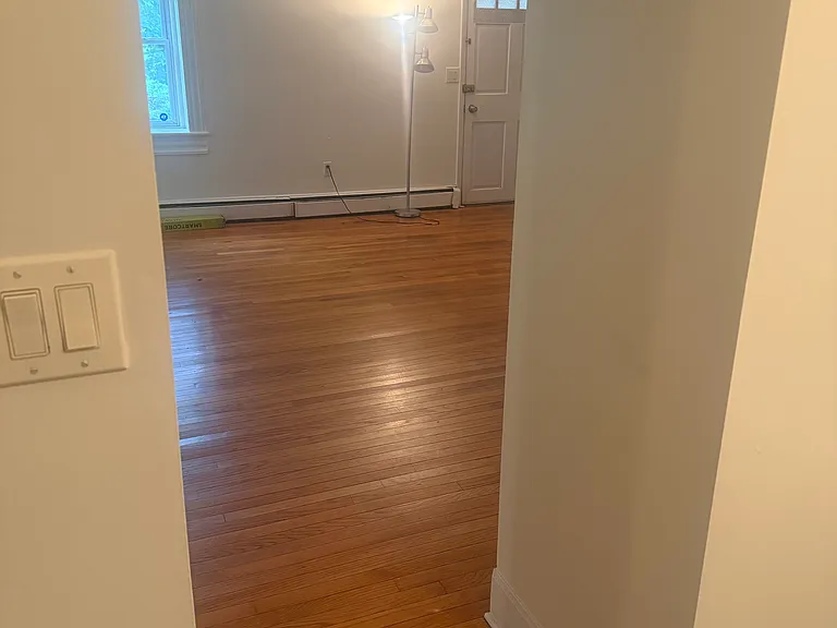 318 Washington St — Photo 8