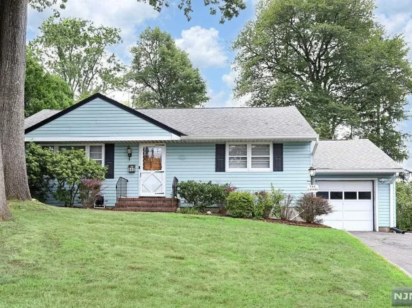 660 Mariann Pl, Township Of Washington, NJ 07676