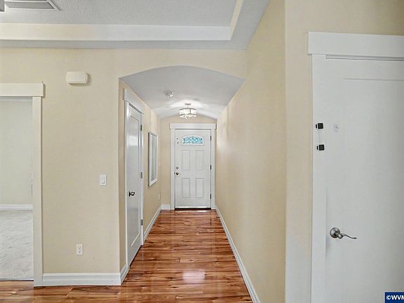 5th image of 4929 Sergio Pl NE