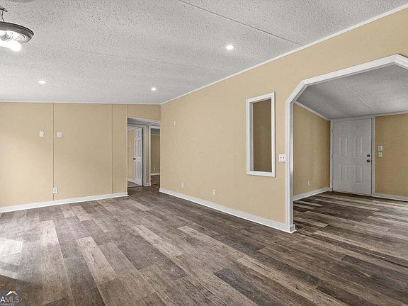 3rd image of 3162 Hurricane Rd