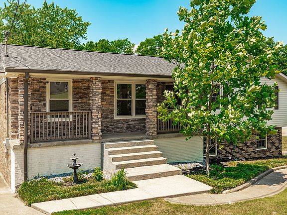 3rd image of 116 Elissa Dr