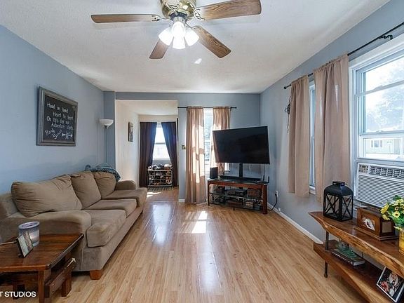 4th image of 1501 W Robinson St