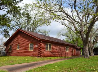 751 W 7th St, Yorktown, TX 78164